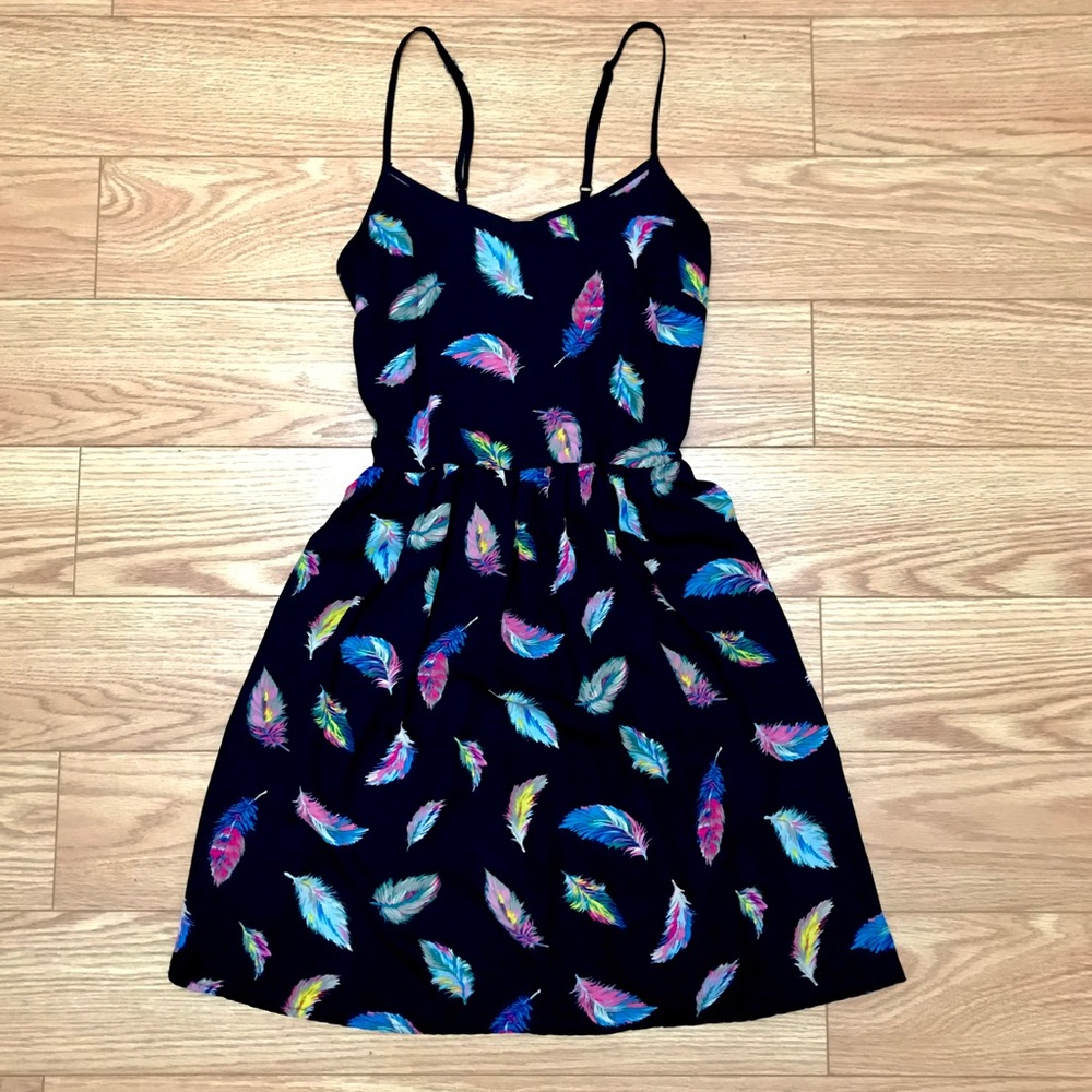 Colorful Black Feather Print Dress w/ Lace Up Back